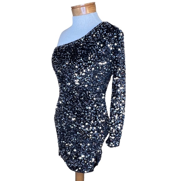 Stunner of Australia Women’s Velvet & Sequin 1 Shoulder Bodycon Mini Dre… - Picture 11 of 11